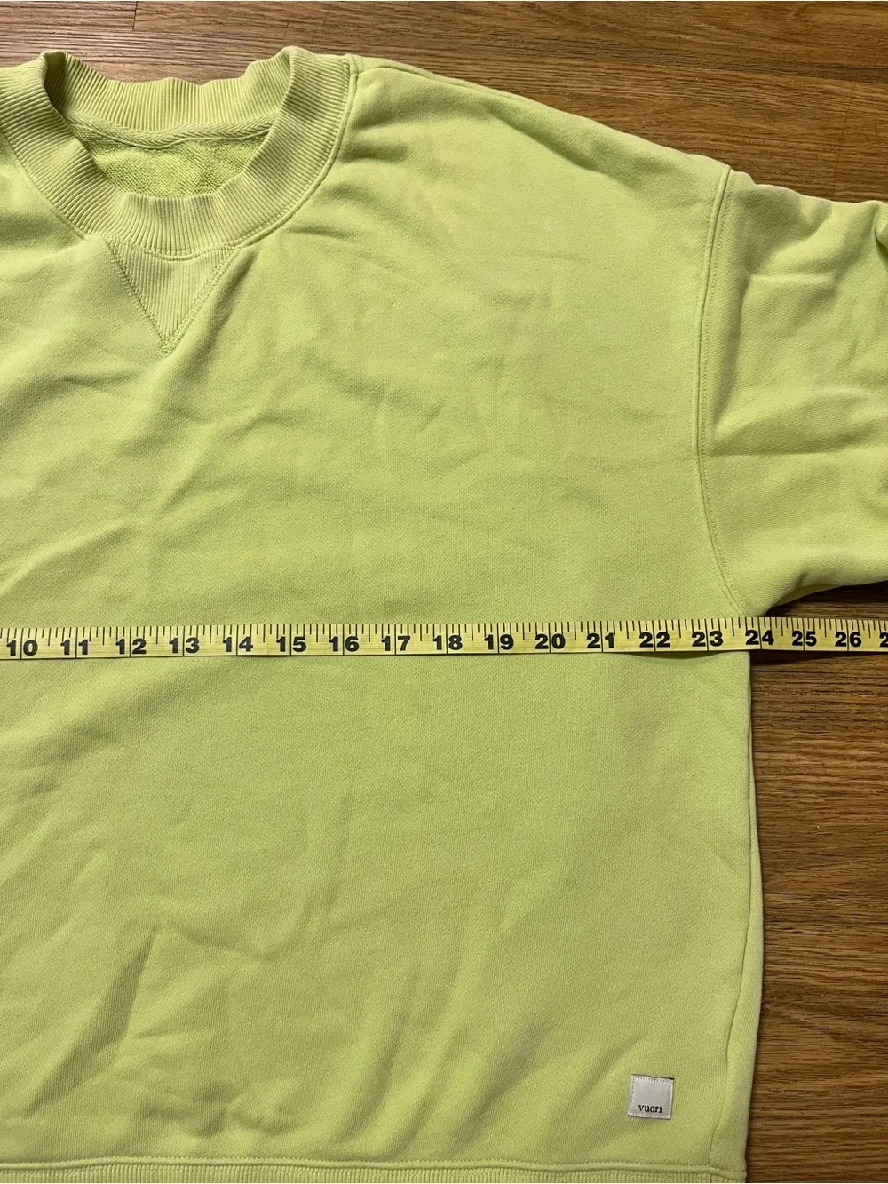 Vuori Sedona Crewneck Soft Sweatshirt Lime Green Pullover Relaxed Fit Minimalist